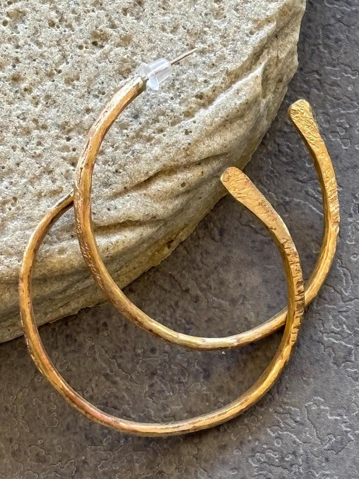 Rustic Gold Hoop Earring Design Brass Jewelry Boho Style Hammered Texture Artisan Crafted Minimalist Accessory Everyday Wear Hypoallergenic