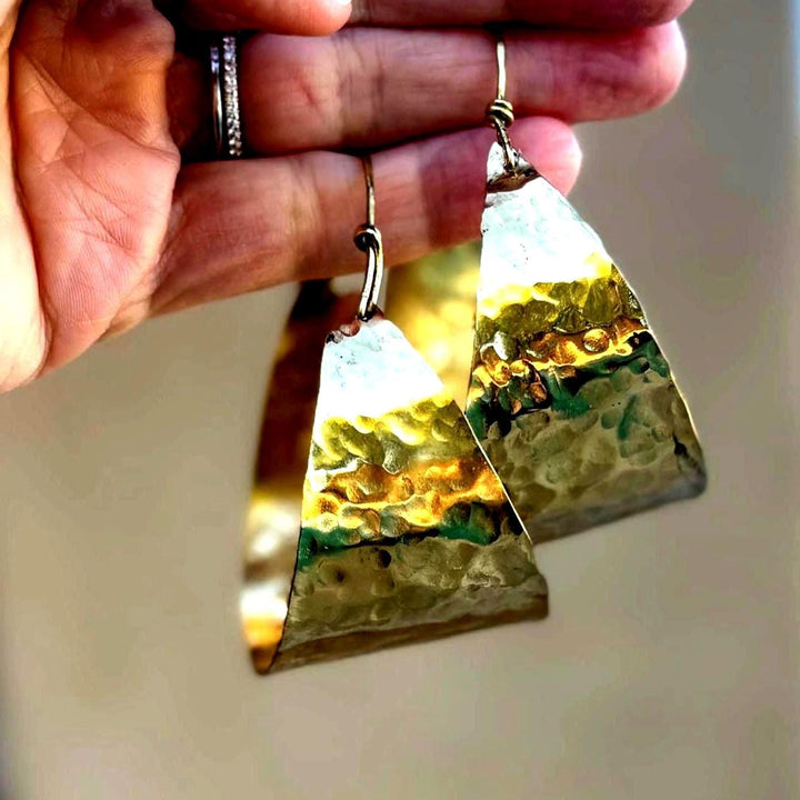 Are these bold hammered brass hoop earrings comfortable for all-day wear?